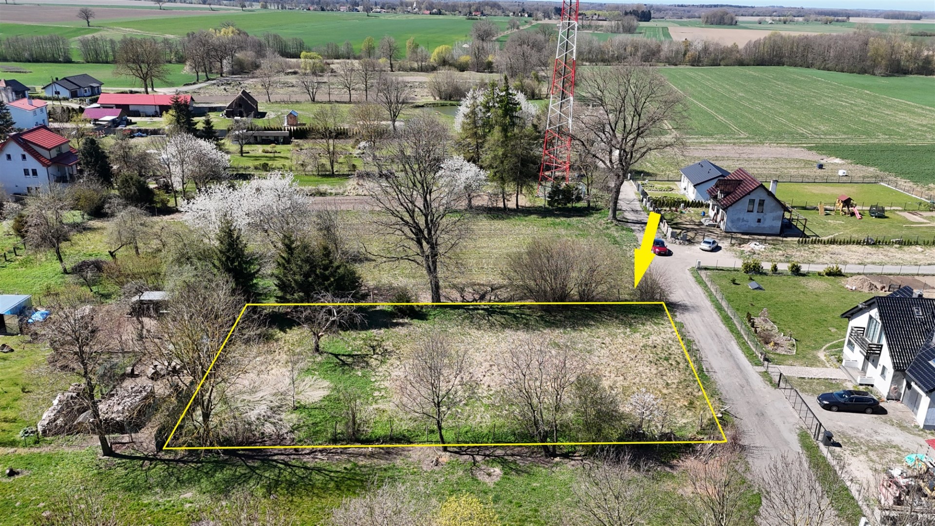 Działka na sprzedaż